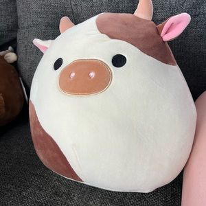 Ronnie The Cow Squishmallow